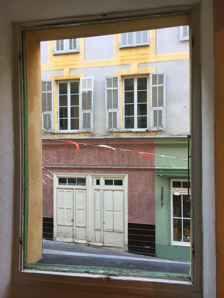 Démontage des anciens vantaux.