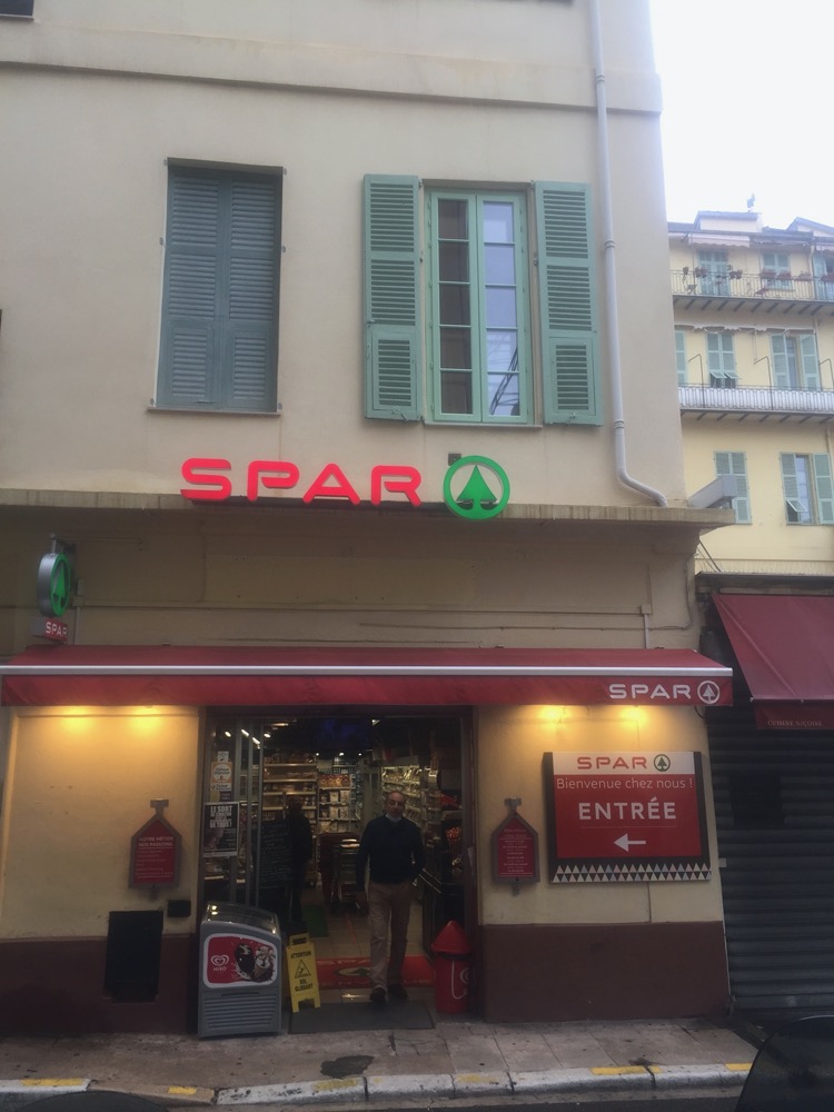 Rien de différent vu de l'extérieur.